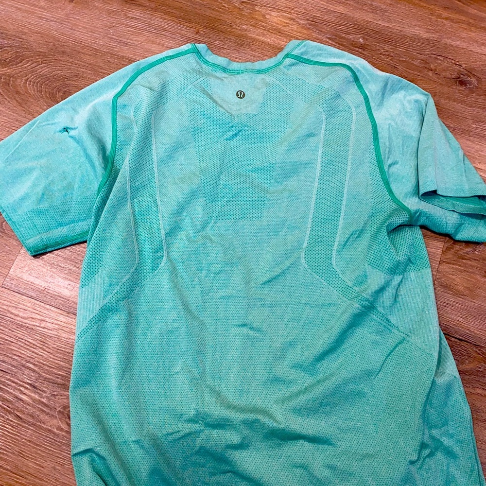 Mens lululemon metal vent tech short sleeve size medium